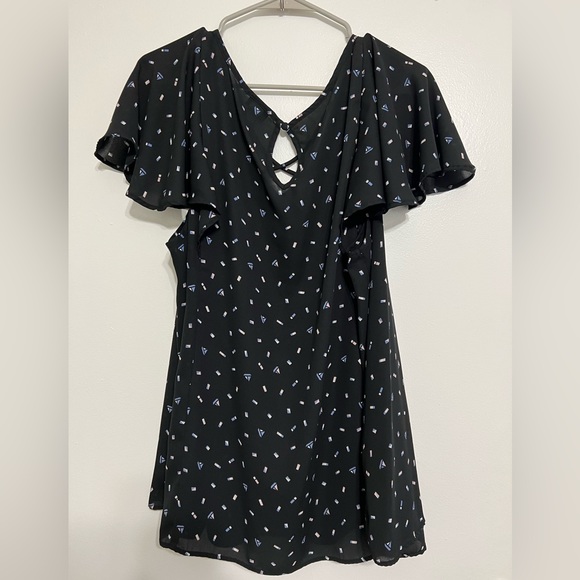 TORRID black flutter top Sz 2X - Picture 2 of 4